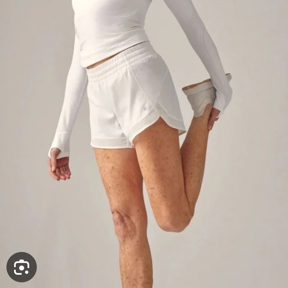 NWOT Athleta mesh runner short size S